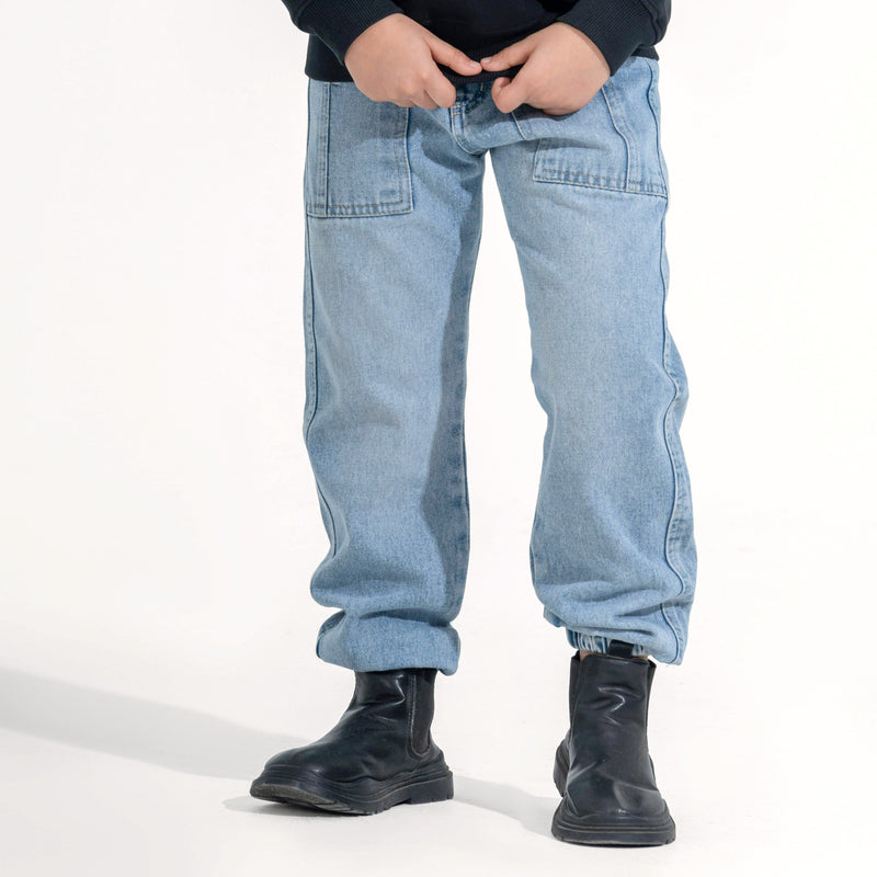 Loose-Fit Cargo Jeans