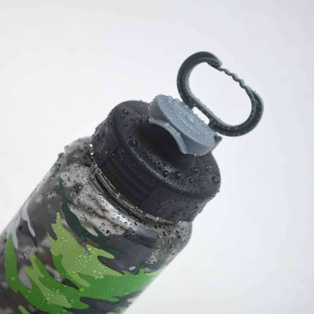 Stealth Camo Sports Bottle with Easy-Carry Loop ( 964 ML )